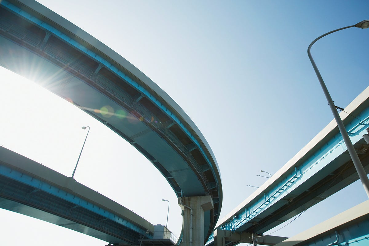 中央銀行に流行、戦略の見直し