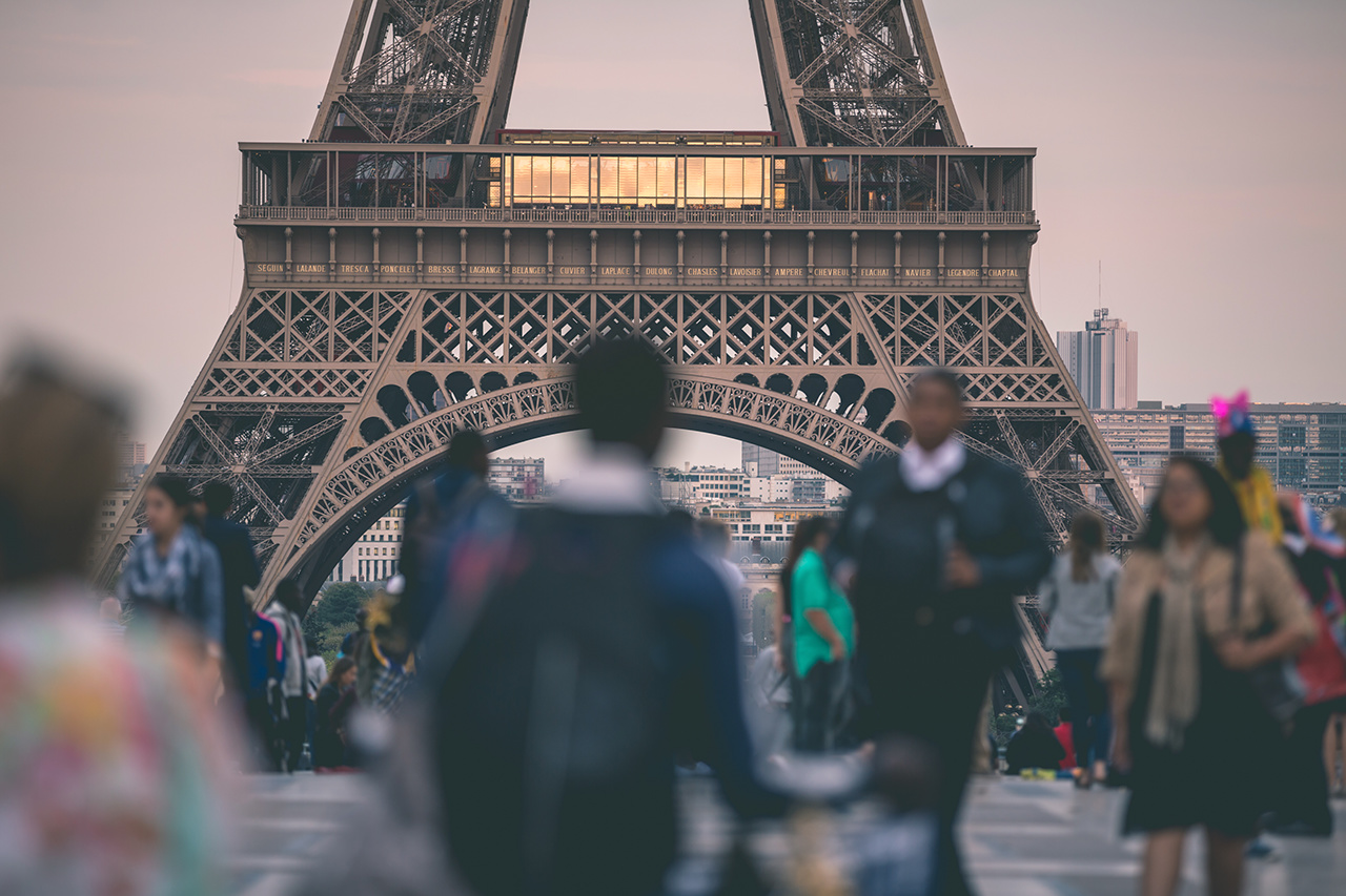 Crowd in front of Tour Eiffel - Paris